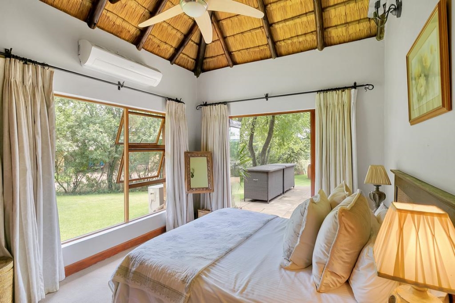 5 Bedroom Property for Sale in Boschenvaal River Front Lodges Free State